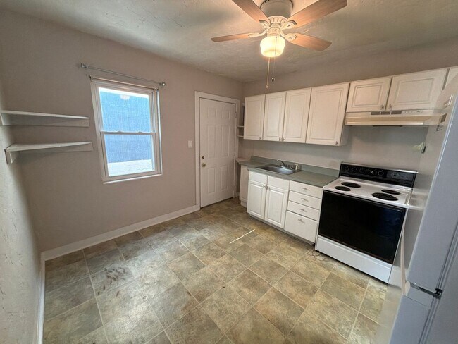 Building Photo - 311 S Palmetto Ave