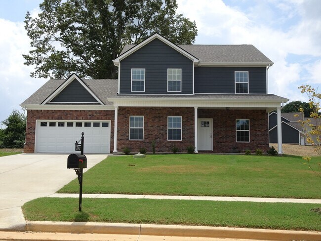 Foto del edificio - **COMING SOON in Fairview Station**  A real charmer! Perfectly comfortable 4/2.5 family home clos...