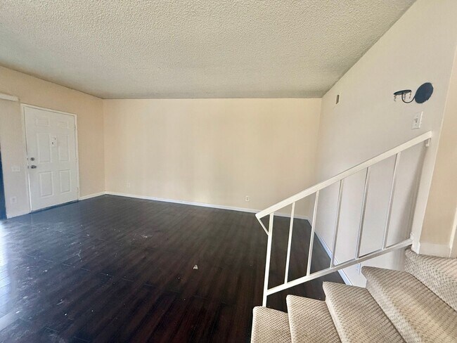 Foto del edificio - SOUTH SAN JOSE - Warm and Inviting condo in desirable neighborhood