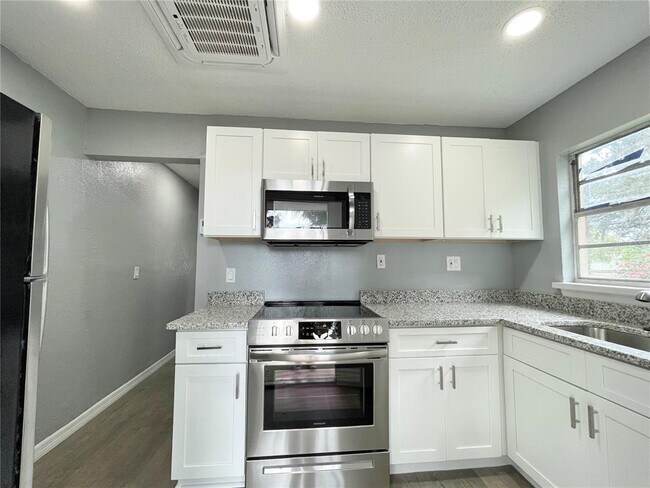 Foto del edificio - 3507 Walker Rd