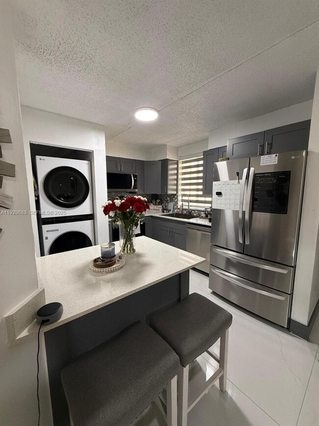 Foto del edificio - 6195 NW 186th St