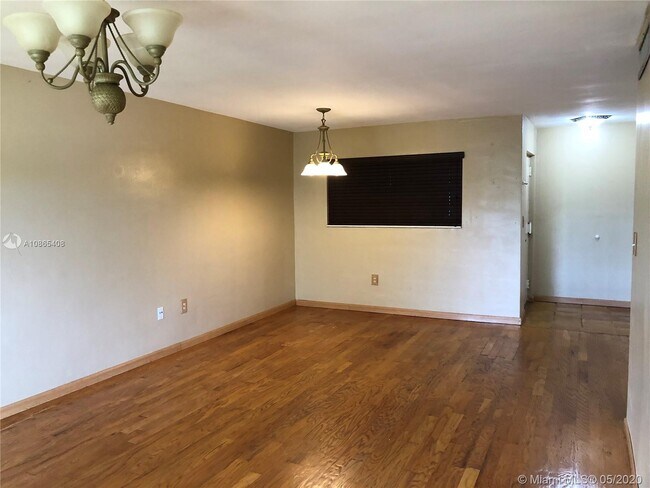 Building Photo - 7400 Miami Lakes Dr