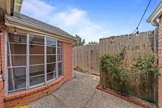 Building Photo - 14371 Still Meadow Dr