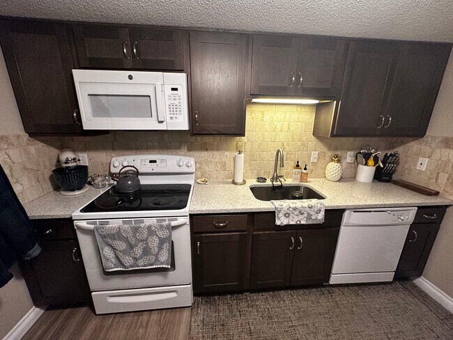 Foto del edificio - 7608 E South St