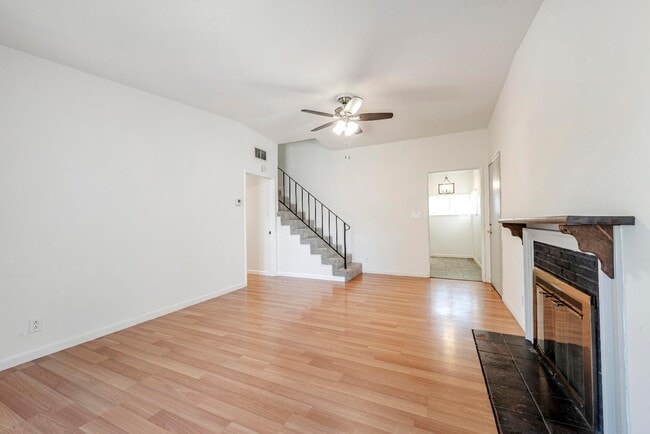 Building Photo - 2577 Gonzaga St