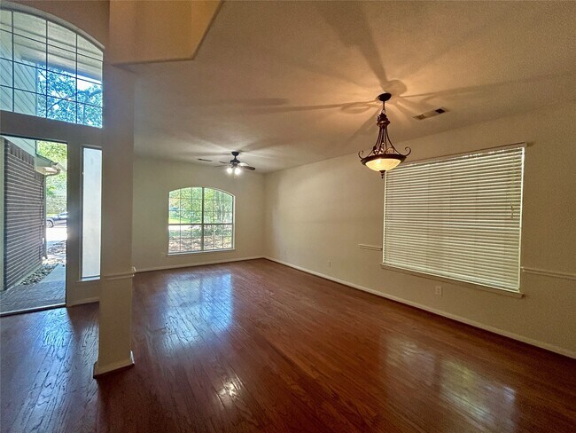 Building Photo - 14 N Winterport Cir