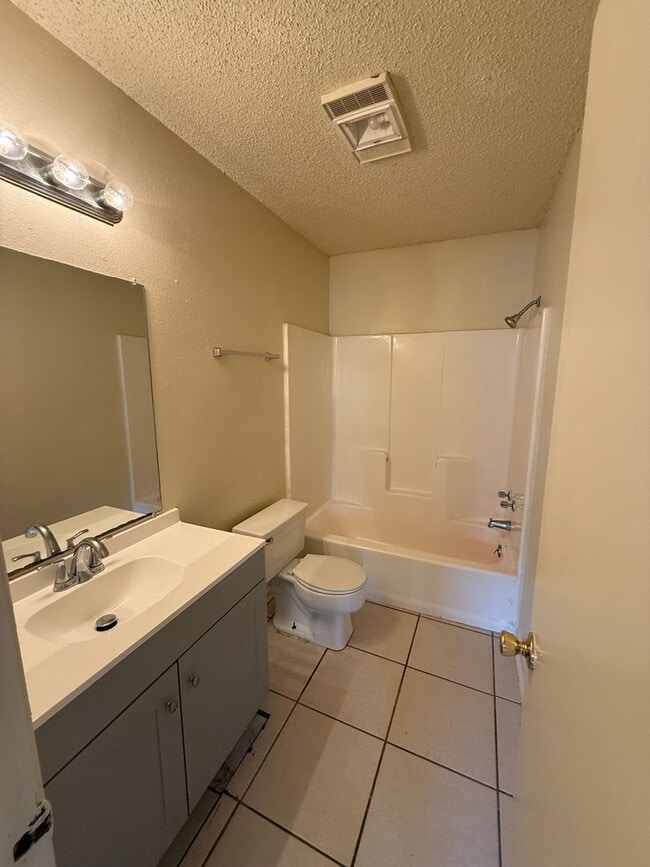 Building Photo - 9018 GSRI Ave