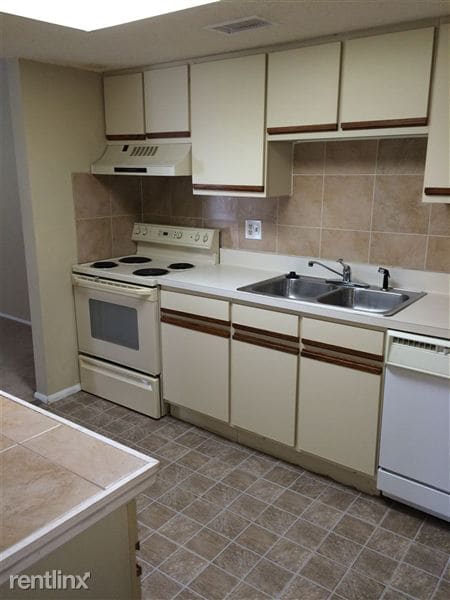 Building Photo - 131 Sabal Ct
