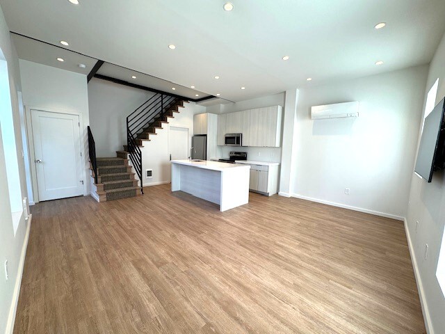 Foto del edificio - 784 Farmington Ave