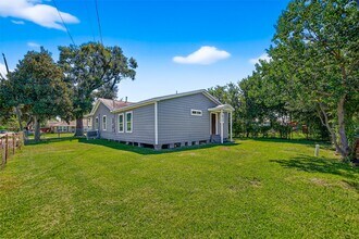 Building Photo - 2217 10th St