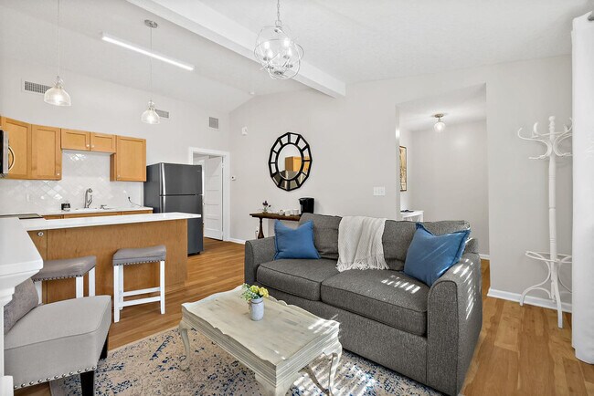 Foto del edificio - 12 Sylvan Dr