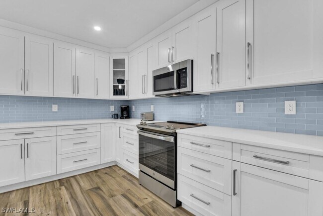 Foto del edificio - 2541 Diplomat Pkwy W