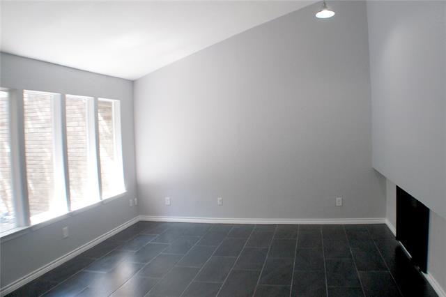 Building Photo - 8560 Park Ln