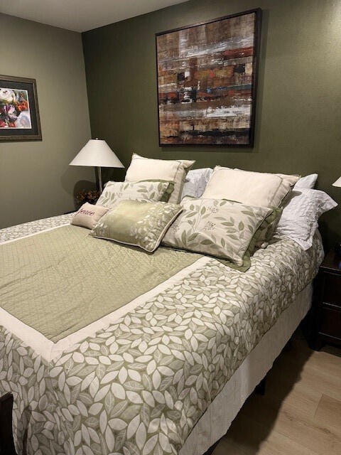 Foto del edificio - 6480 Bayou Glen Rd