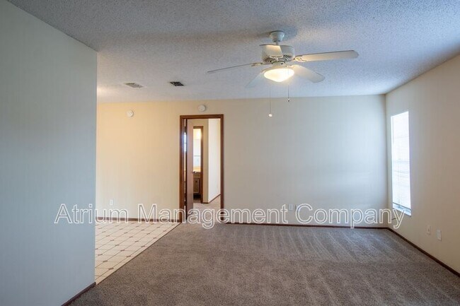 Building Photo - 7611 Autumn Pines Dr