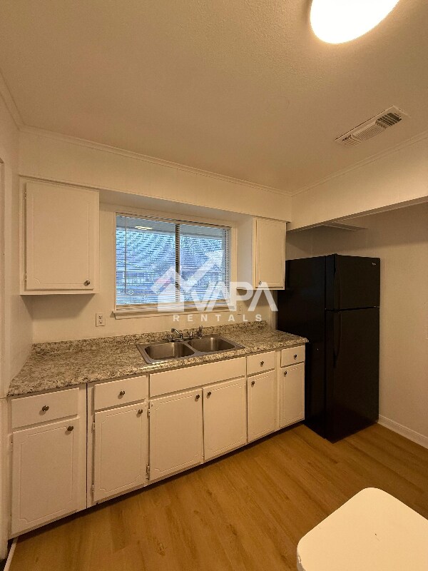 Foto del edificio - 4926 Lark Ave