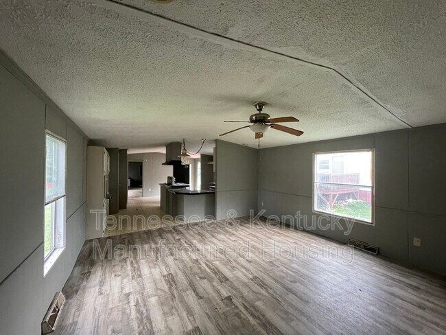 Foto del edificio - 225 Hillsdale Estates Ln