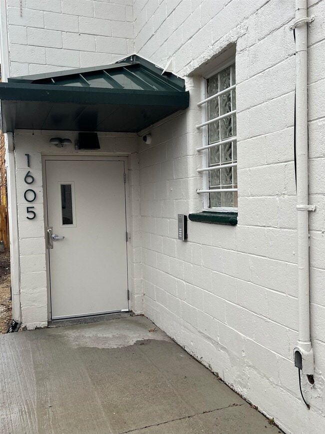 Building Photo - 3554 E Washington Ave