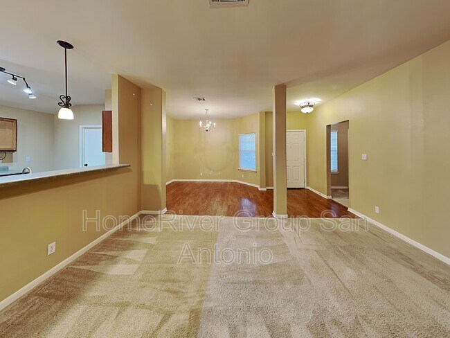 Building Photo - 8811 Hetherington Dr