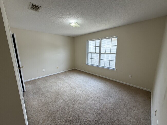 Foto del edificio - Apartment For Rent