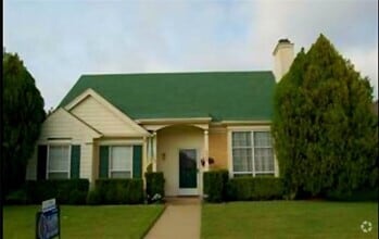 Building Photo - 2409 Bellbrook Ln