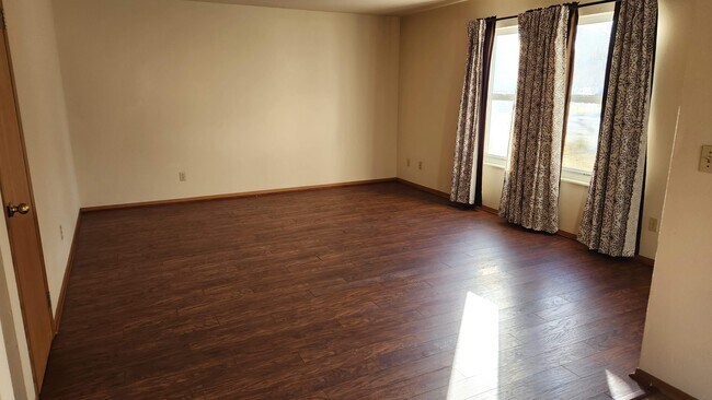 Living Room - 530 N Orchard Ave