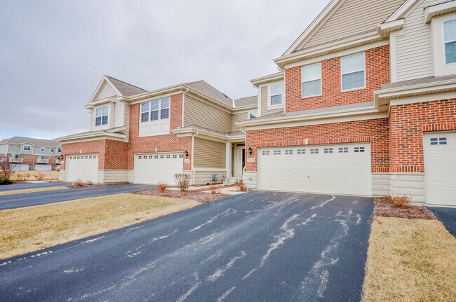 Foto del edificio - 2725 Blakely Ln