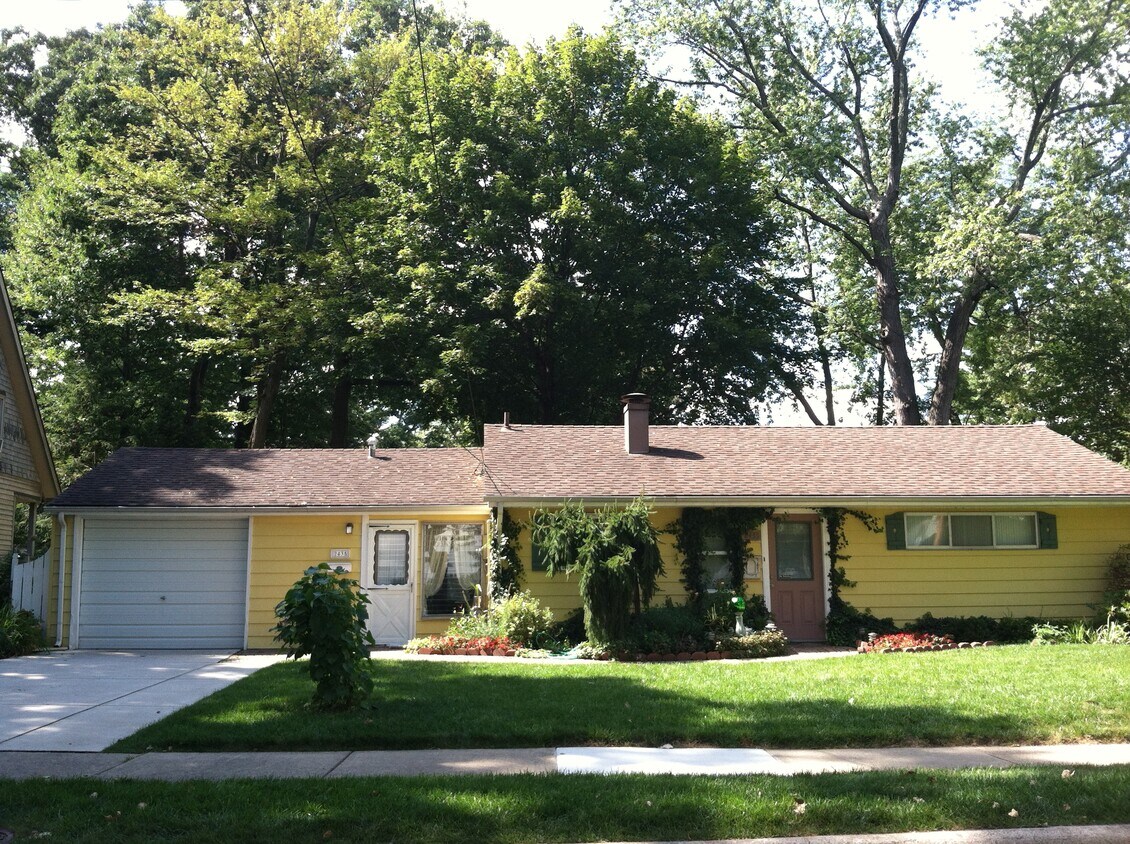 Foto principal - 2435 Ardmore Ave