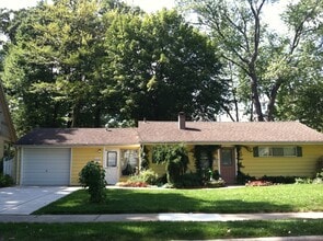 Building Photo - 2435 Ardmore Ave