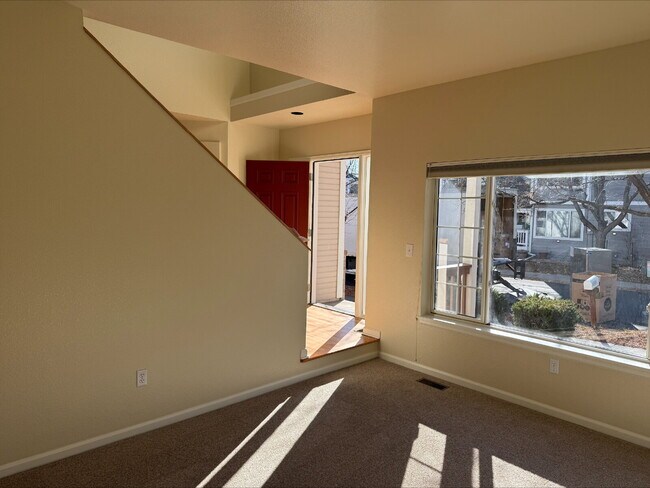 Foto del edificio - "Spacious 4-Bed, 3-Bath Gem on Franklin Drive – Modern Living in Boulder!"