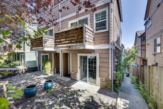 Building Photo - 130 25th Ave E