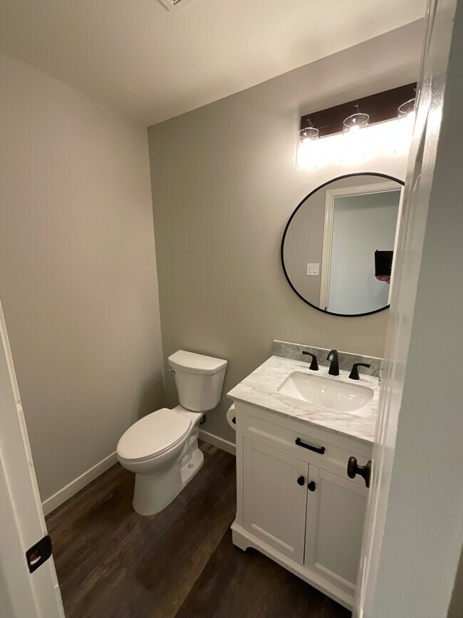 Building Photo - 2914 Montvale Rd