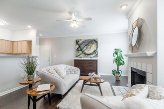The Edgewater Apartments 972-459-0880 - Edgewater