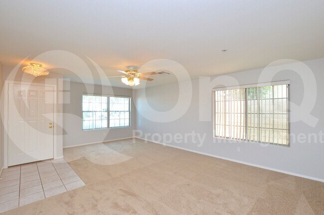 Foto del edificio - 287 E Sheffield Ct