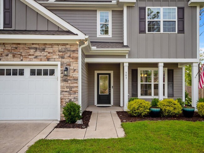 Building Photo - 507 W Red Head Cir
