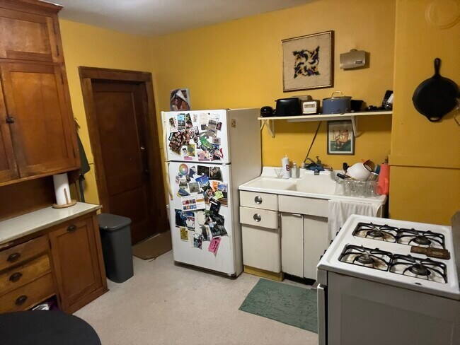 Cocina - 1678 Charles Ave