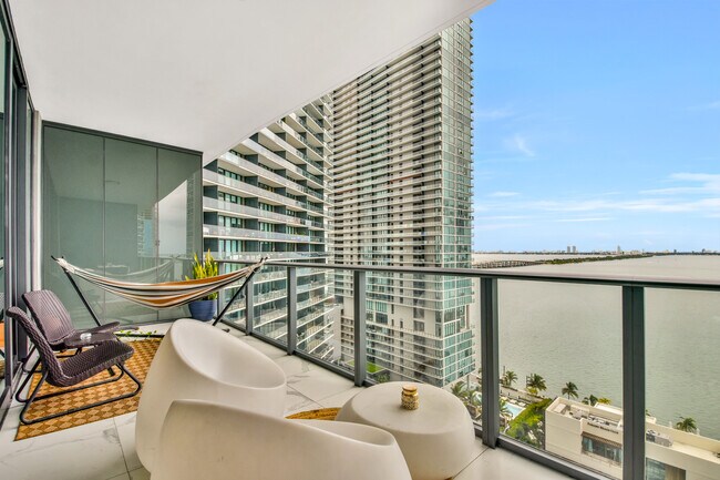 Foto del edificio - 480 NE 31st St