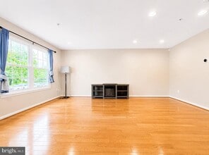 Building Photo - 6556 Ridgeborne Dr