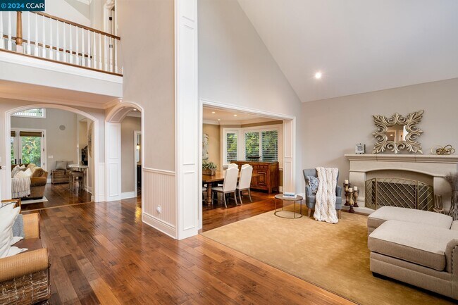 Foto del edificio - 15 Royal Oaks Ct