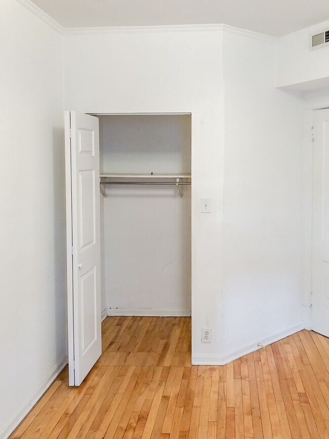 Foto del edificio - 5103 N Winchester Ave