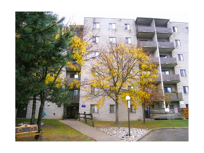 Building Photo - Castle Westmount Apartments