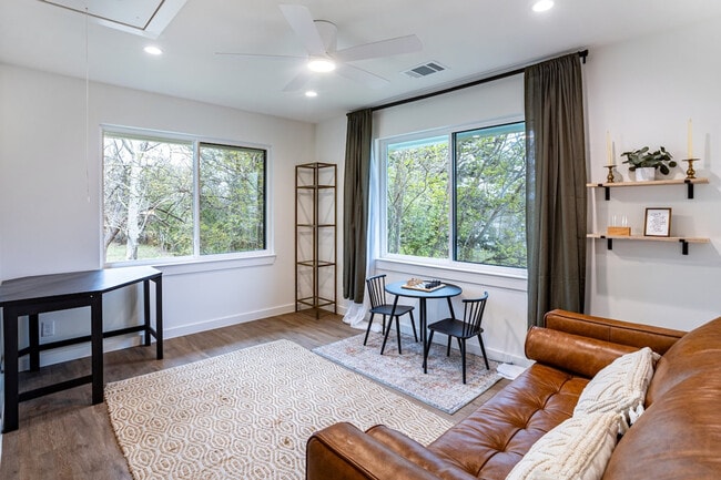 Foto del edificio - 1613 Berene Ave