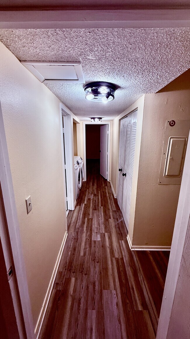 Foto del edificio - 6519 W Newberry Rd