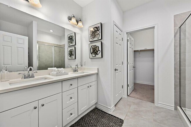 Foto del edificio - 5400 Golden Canary Ln