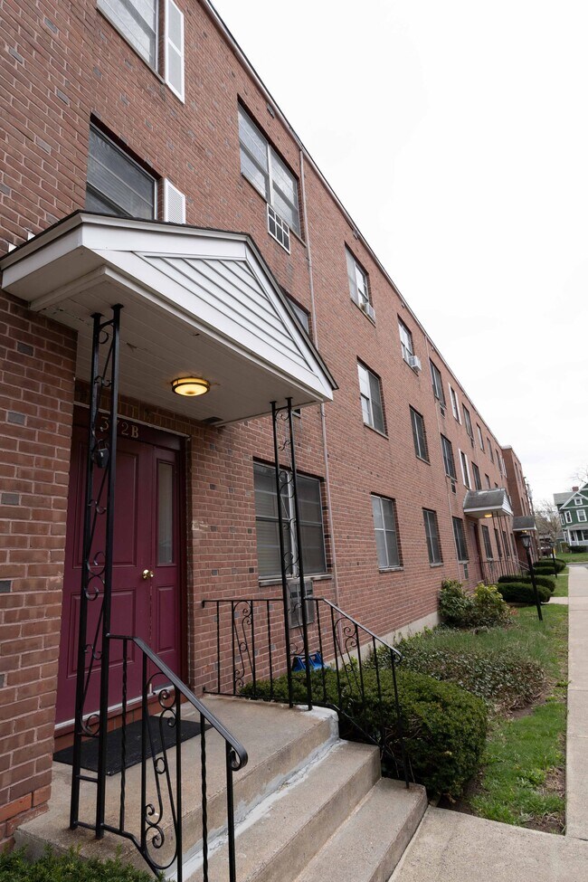 homes for rent west hartford ct
