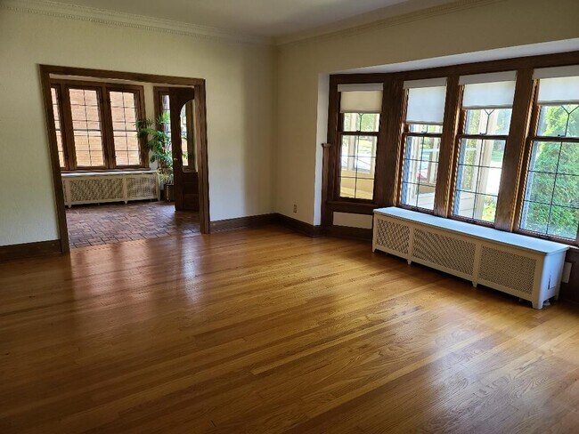 Building Photo - 3474 N Downer Ave