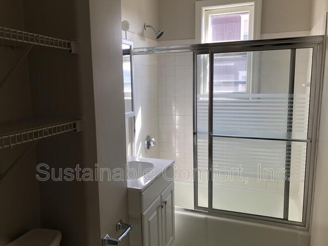 Building Photo - 2 Norman Ave