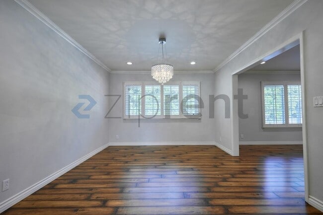 Building Photo - 1334 Birchcrest Ave