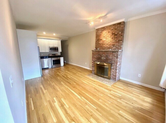Building Photo - 131 Bloomfield St