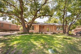 Building Photo - 8540 Bretshire Dr